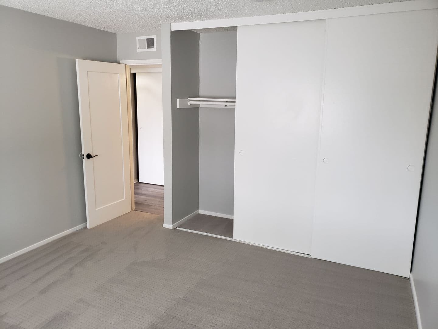 Huntington Apartments 6 of 9