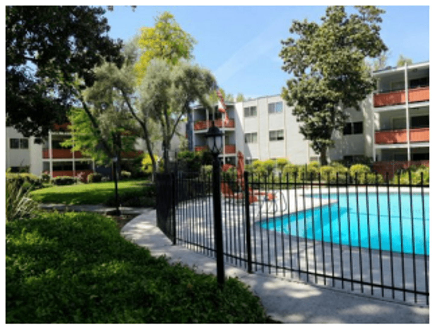 Huntington Apartments 3 of 5