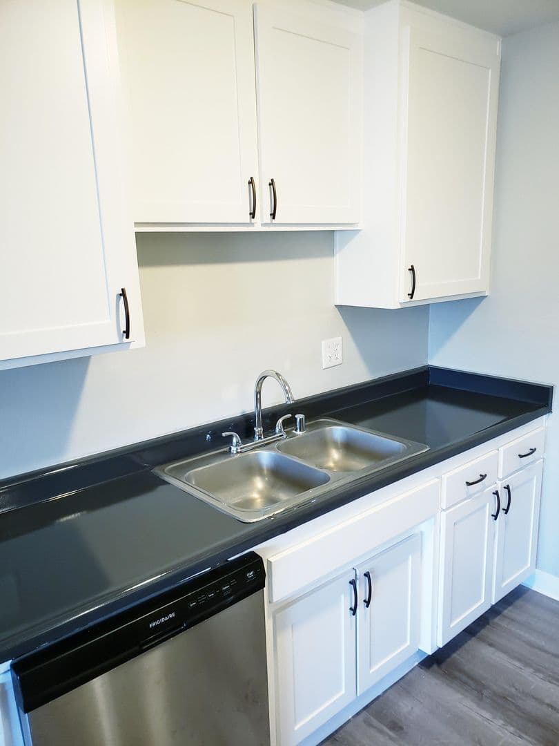 Huntington Apartments 6 of 9