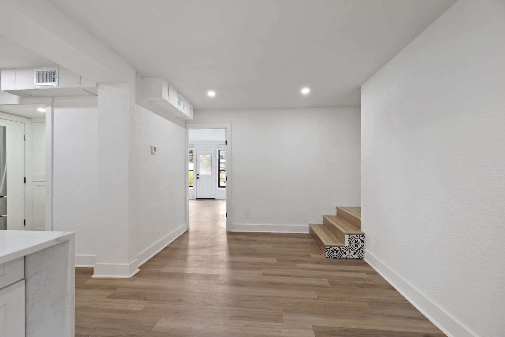 2808 San Pedro St 8 of 40