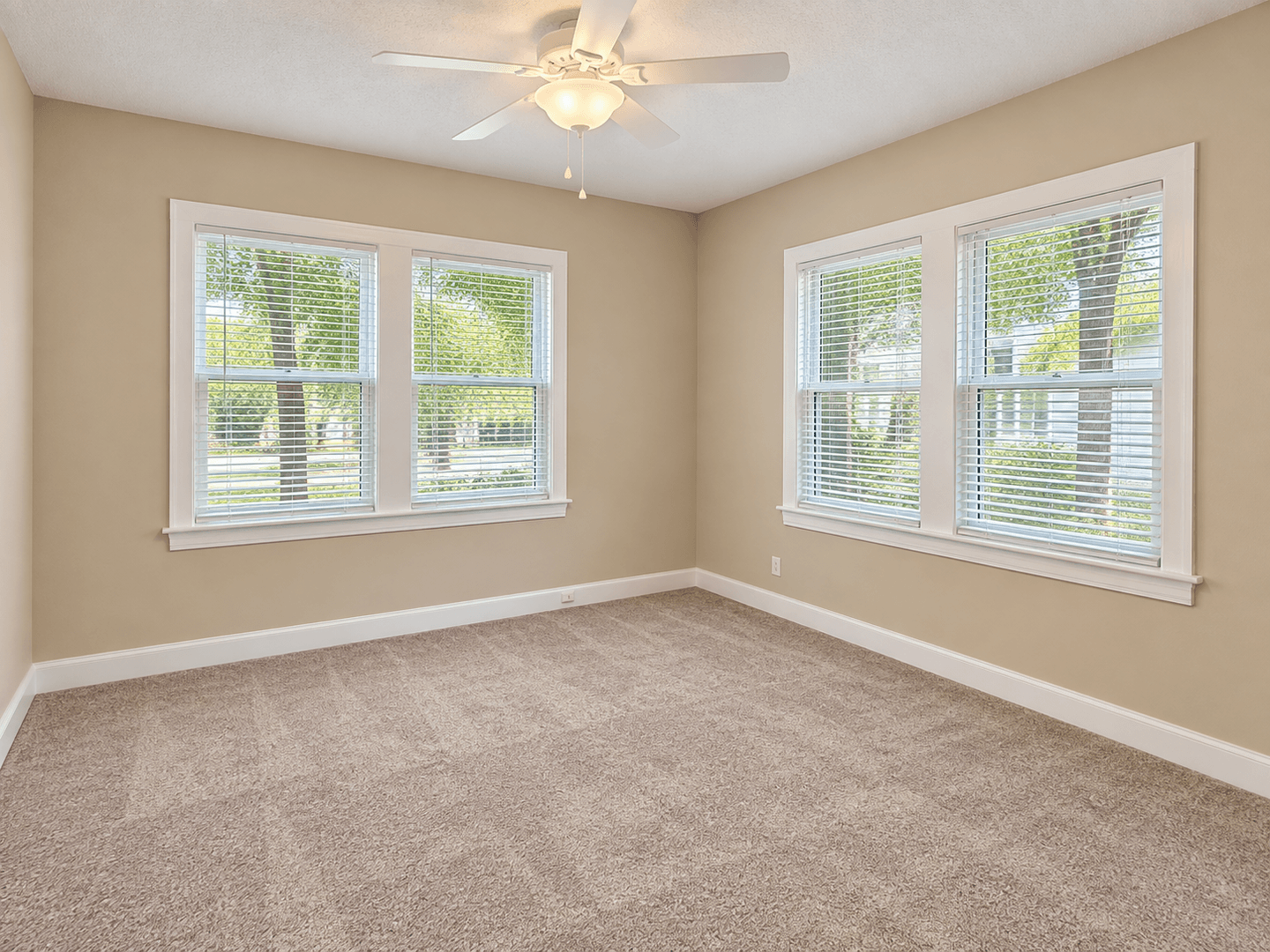 10 Bedroom 7 Bath Walking To Campus! 27 of 45