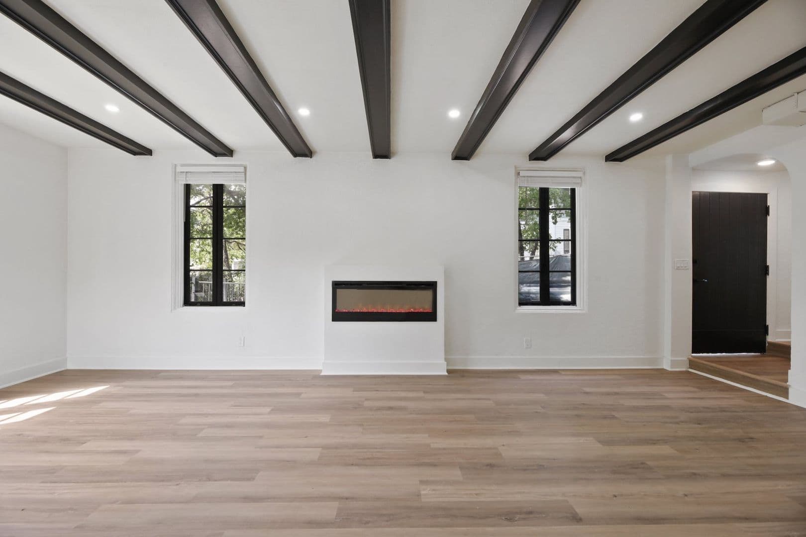 2808 San Pedro St 5 of 40