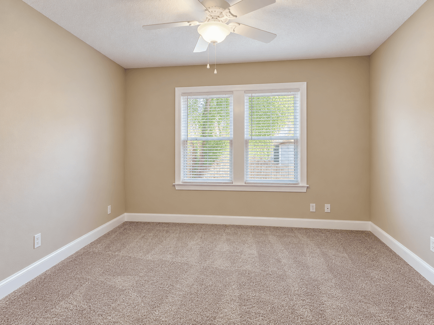 10 Bedroom 7 Bath Walking To Campus! 29 of 45