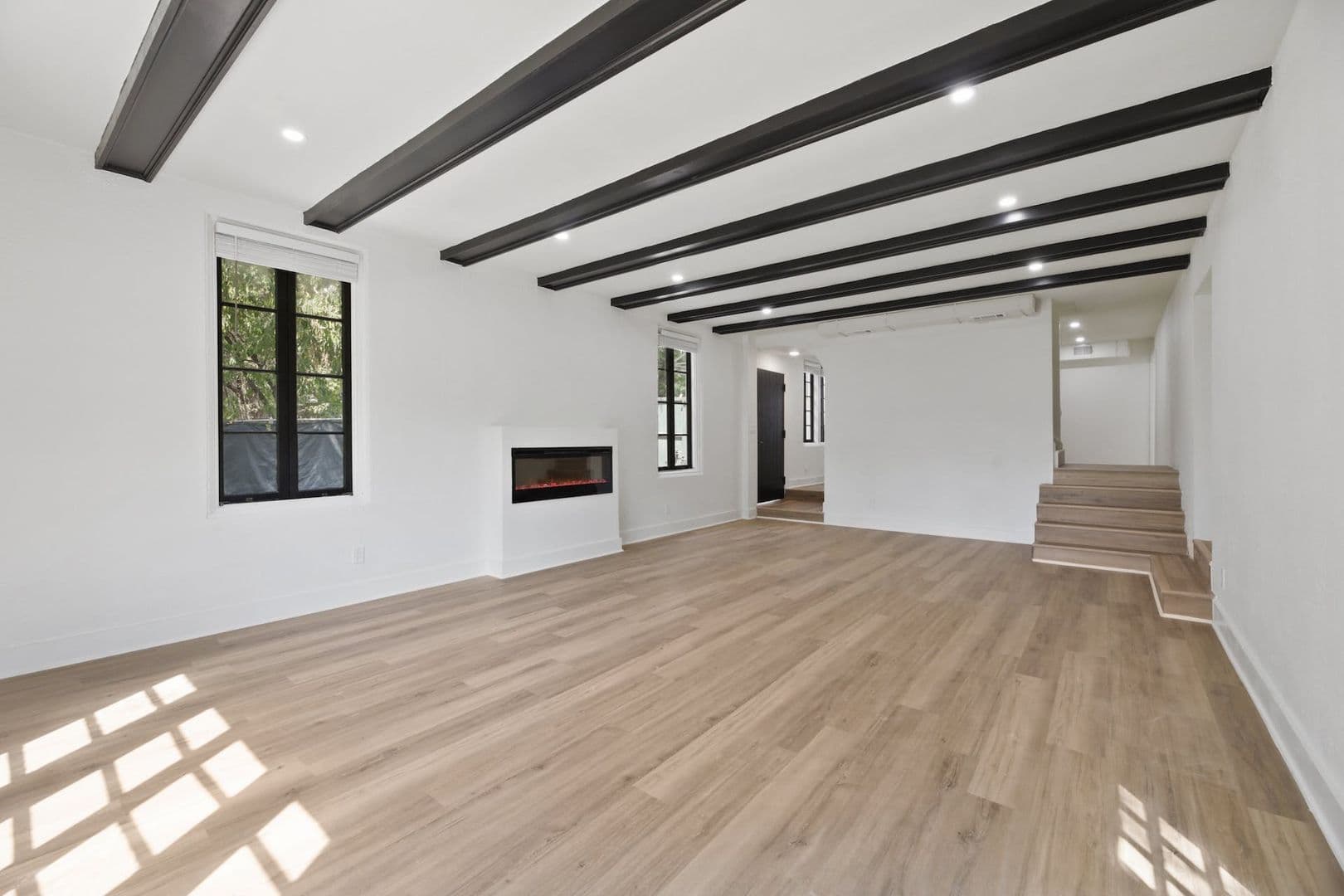2808 San Pedro St 4 of 40