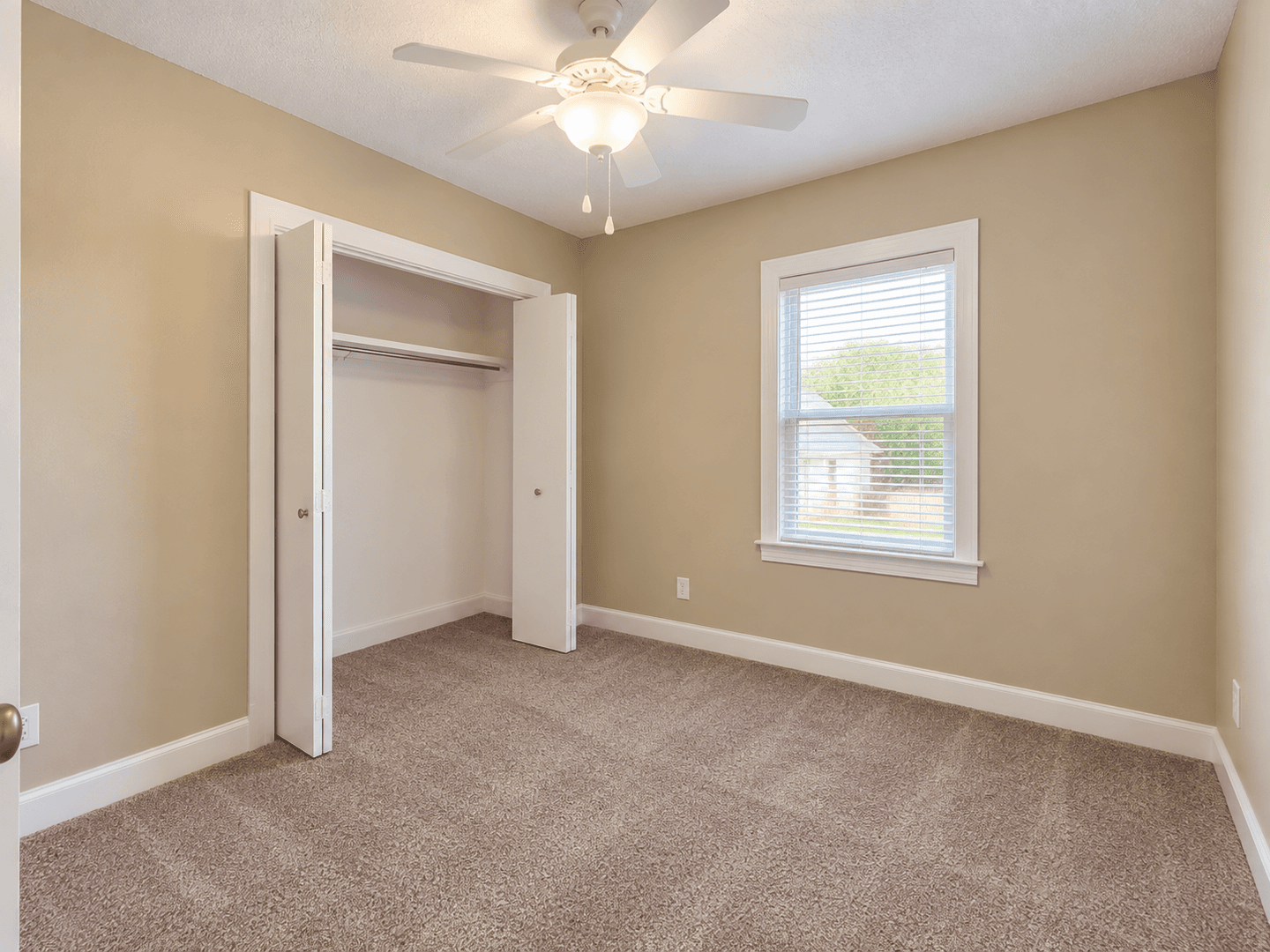 10 Bedroom 7 Bath Walking To Campus! 30 of 45
