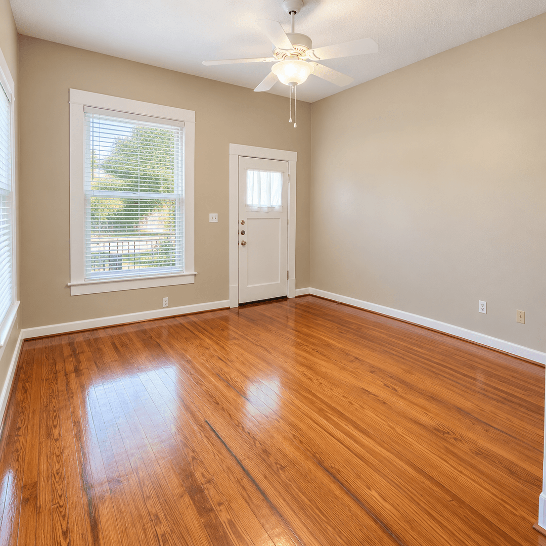 10 Bedroom 7 Bath Walking To Campus! 31 of 45