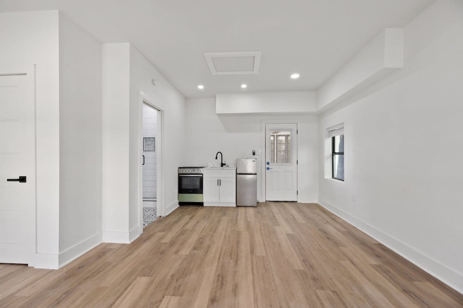 2808 San Pedro St 26 of 40