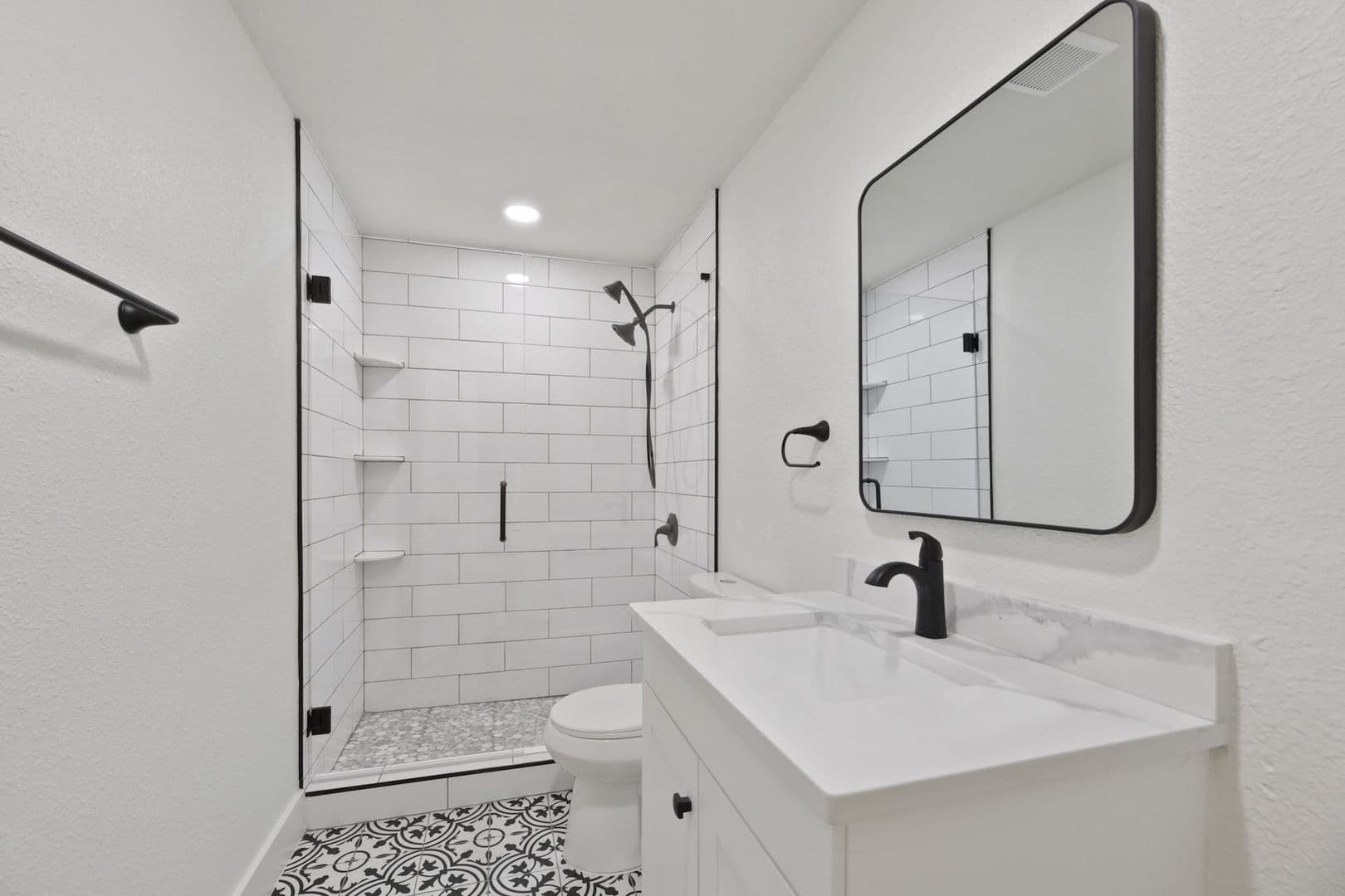 2808 San Pedro St 22 of 40