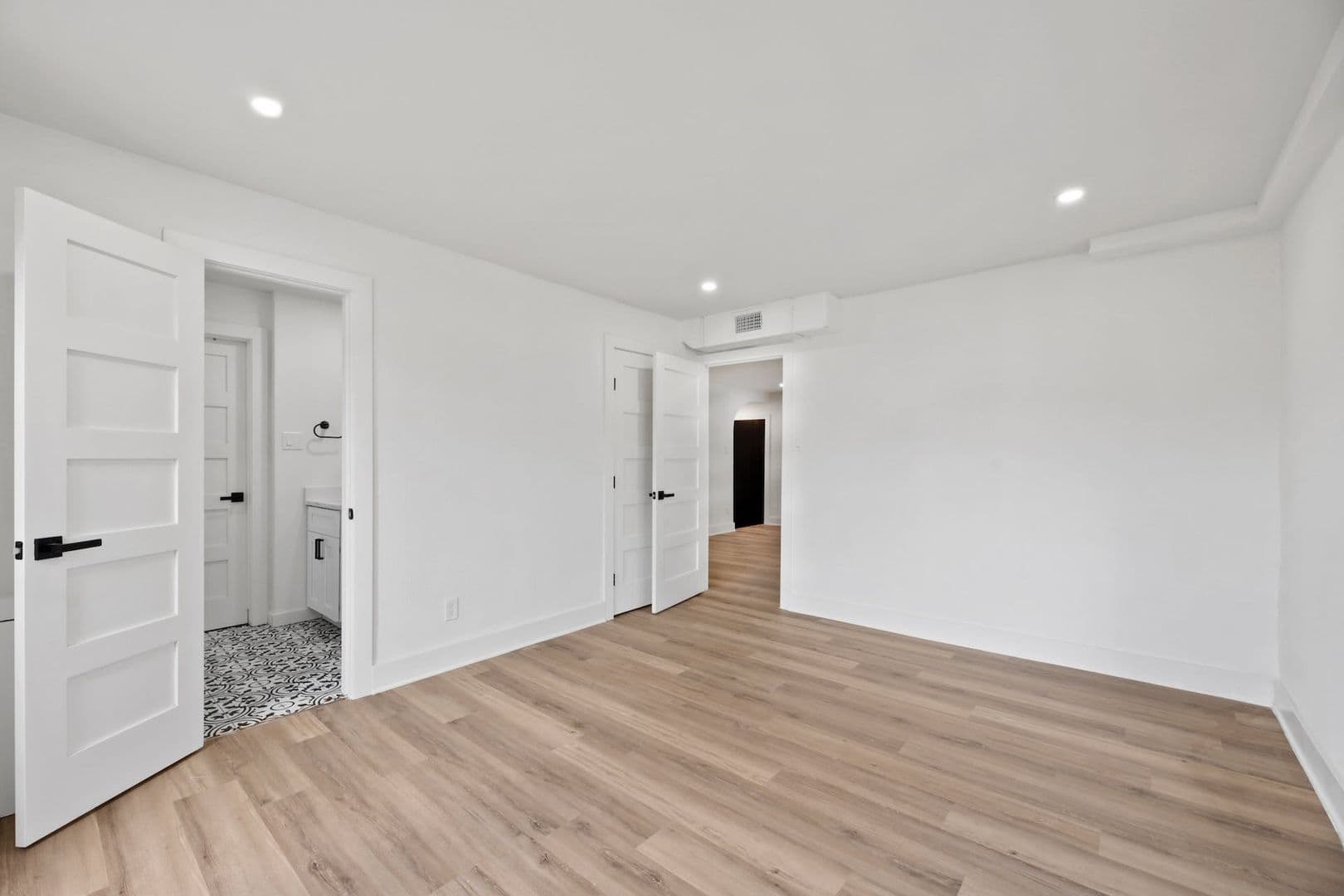 2808 San Pedro St 9 of 40