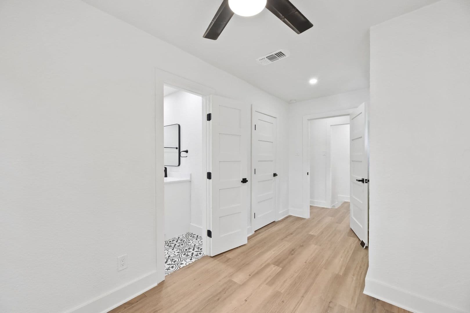 2808 San Pedro St 14 of 40