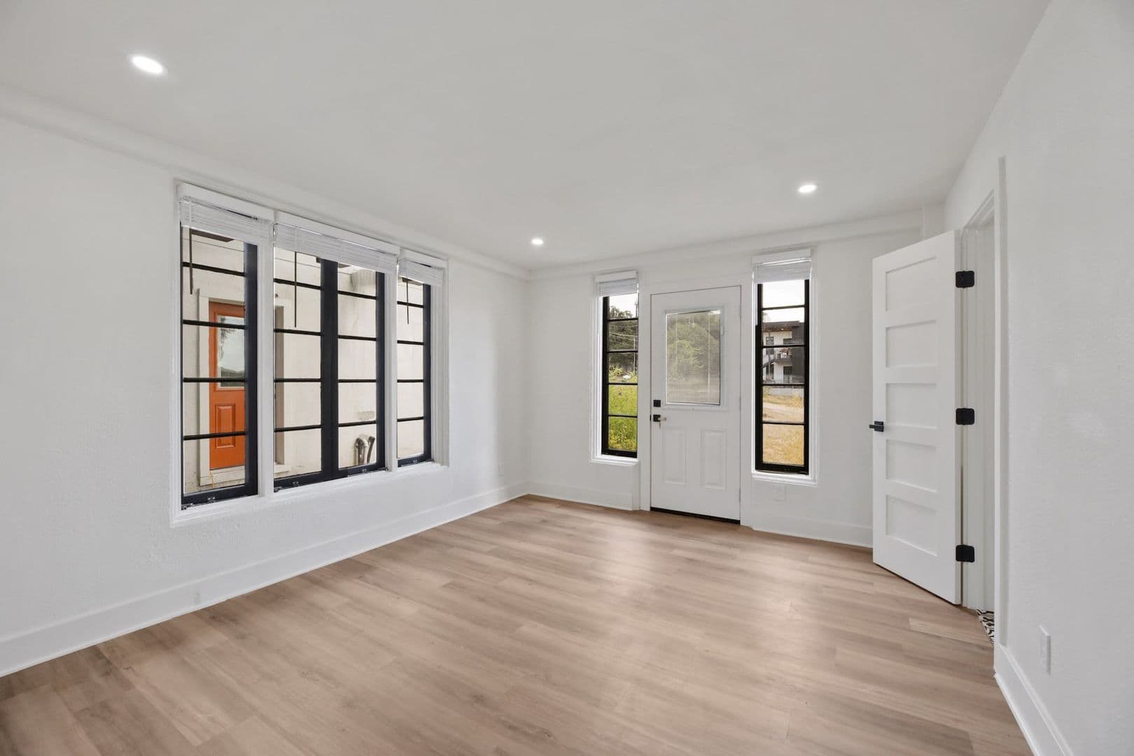 2808 San Pedro St 10 of 40