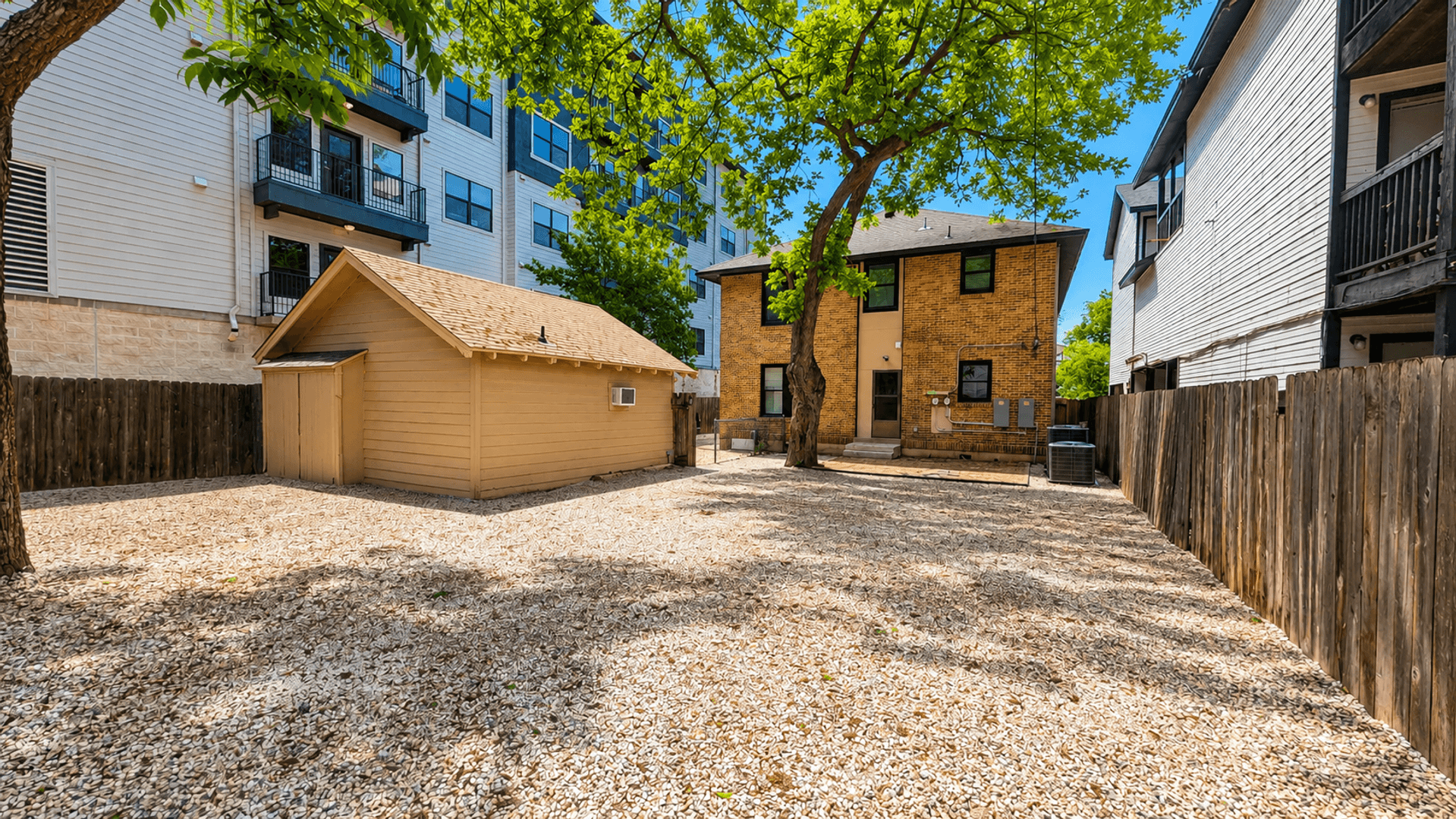 910 W 22nd 1/2 St 27 of 27