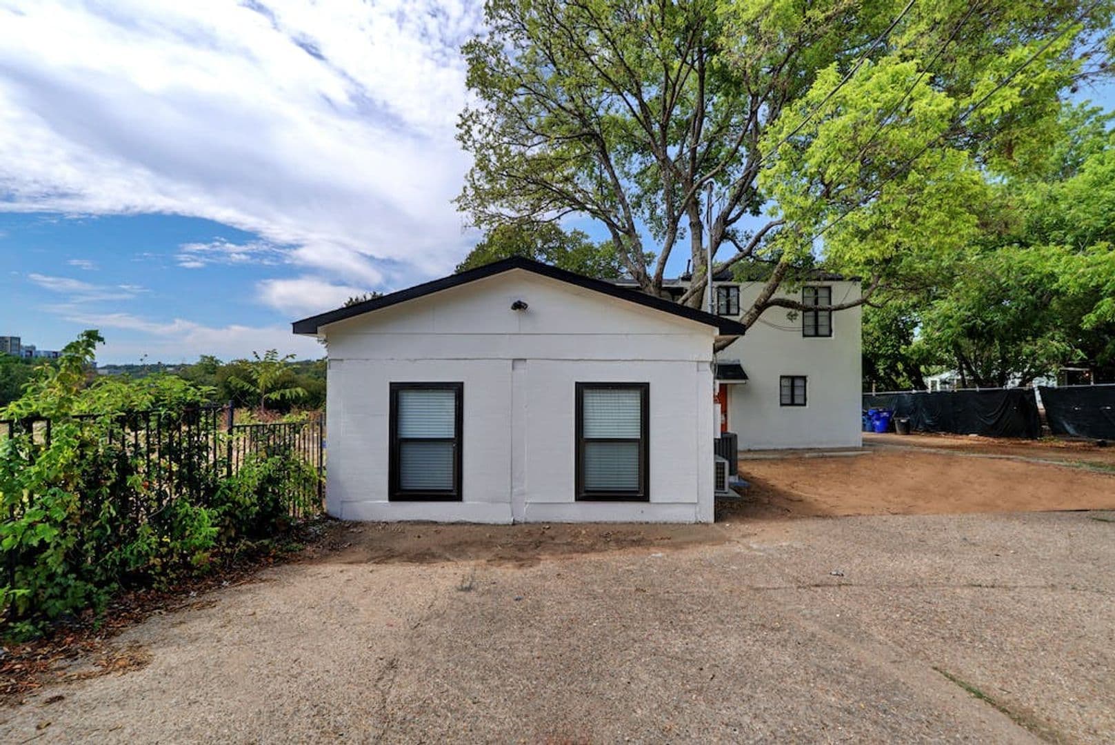 2808 San Pedro St 29 of 40