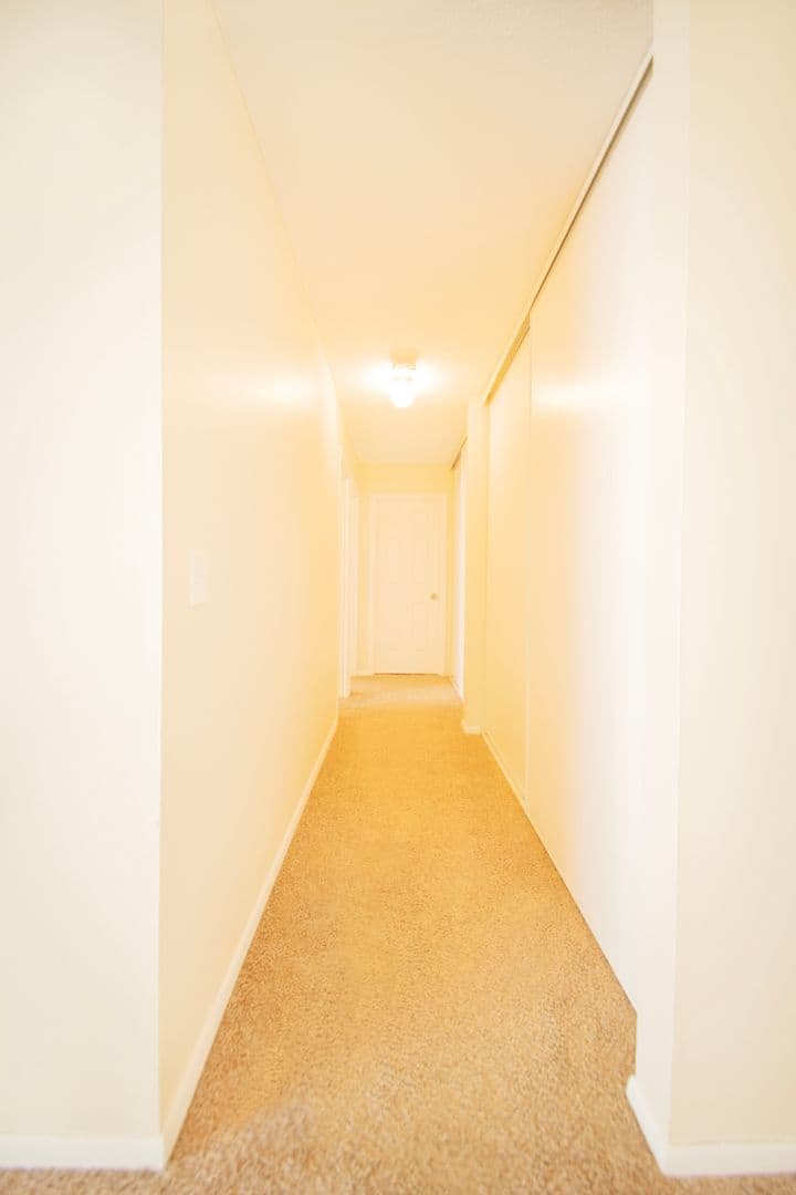 Wellington Apartments 7 of 29