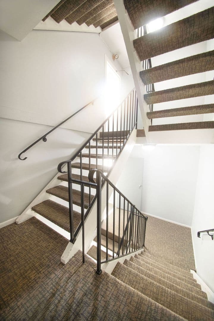 Wellington Apartments 27 of 29