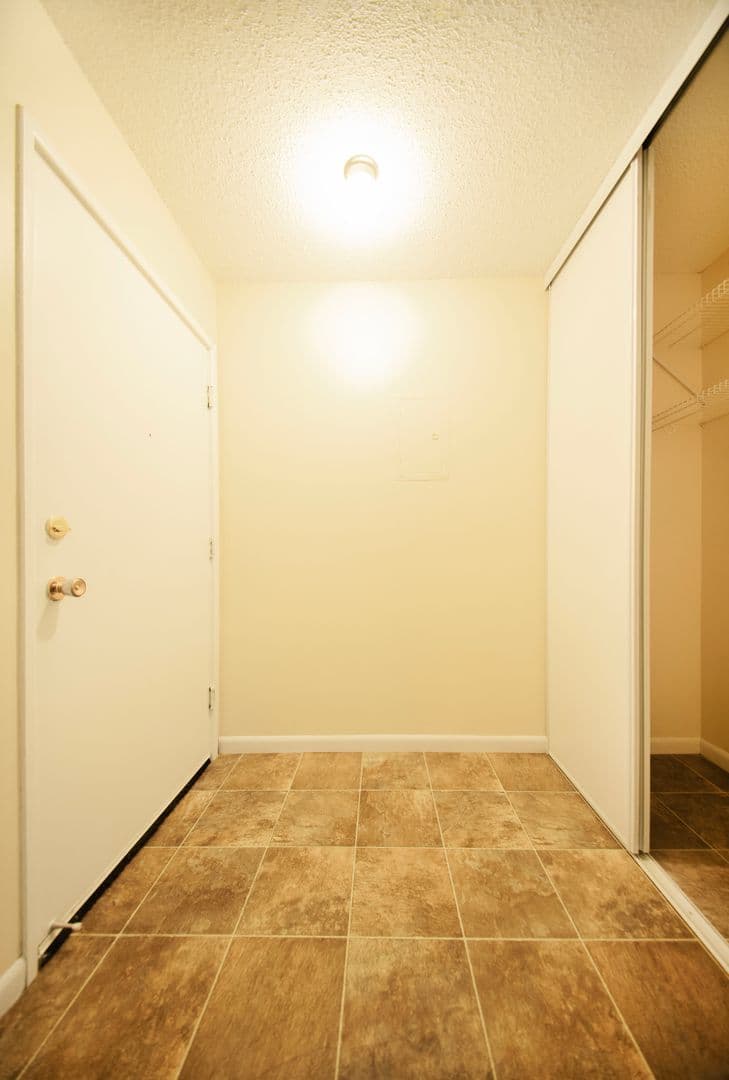 Tonkaway Apartments 6 of 40