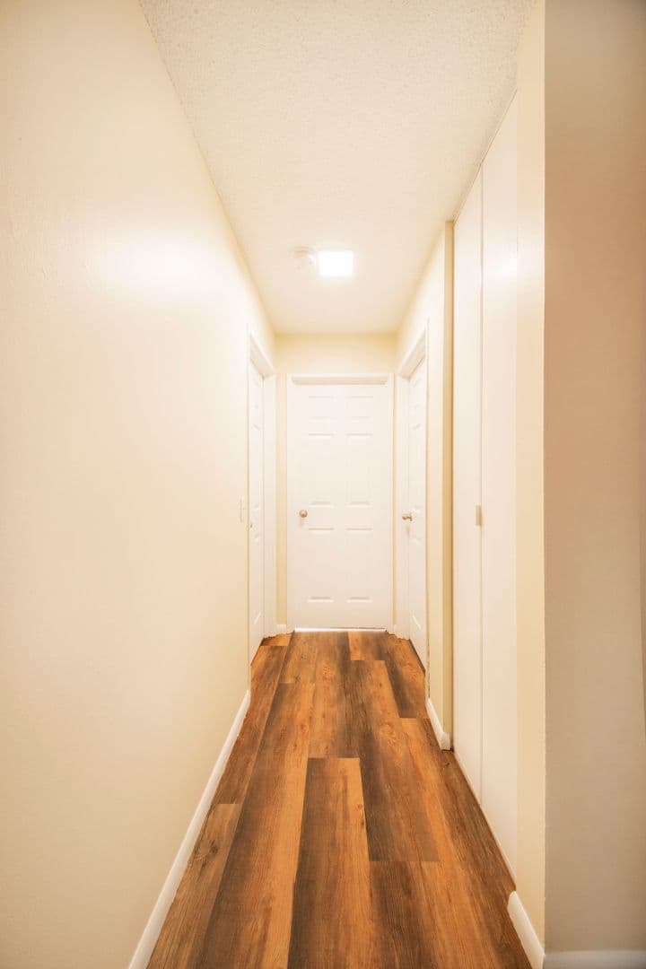 Tonkaway Apartments 15 of 40