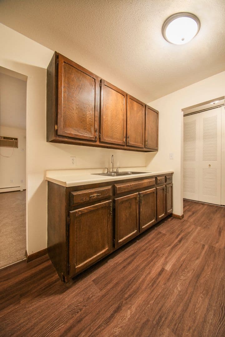 Riverview Apartments 5 of 68
