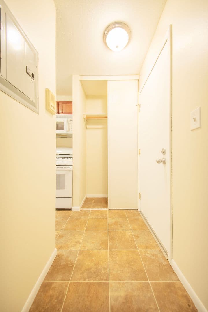 Wellington Apartments 4 of 22
