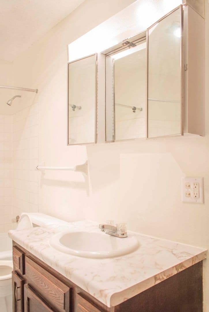 Riverview Apartments 13 of 68