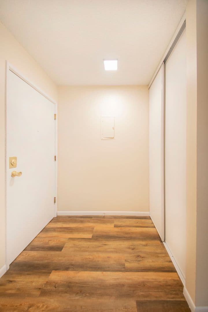 Tonkaway Apartments 5 of 40