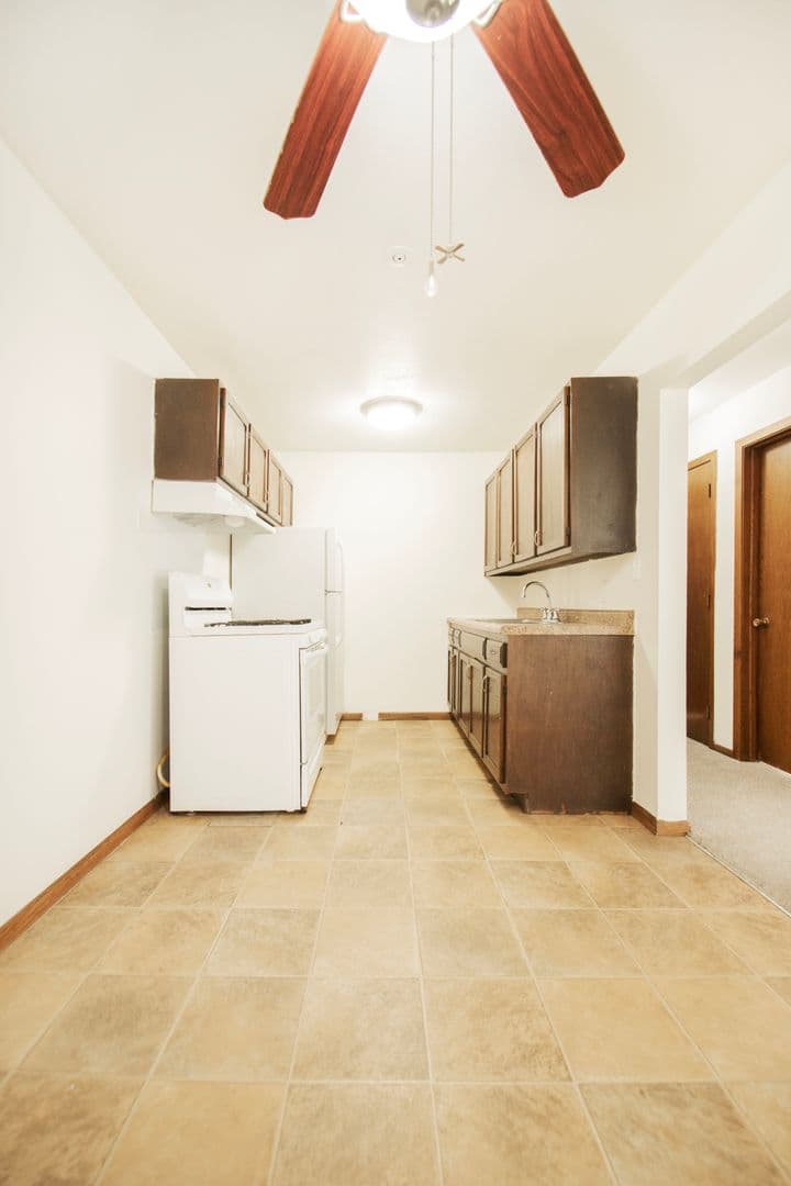 Riverview Apartments 5 of 76