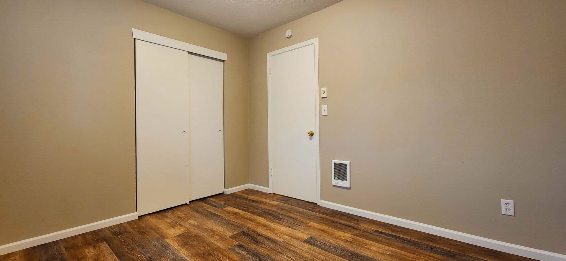 Manor Court 5 of 13
