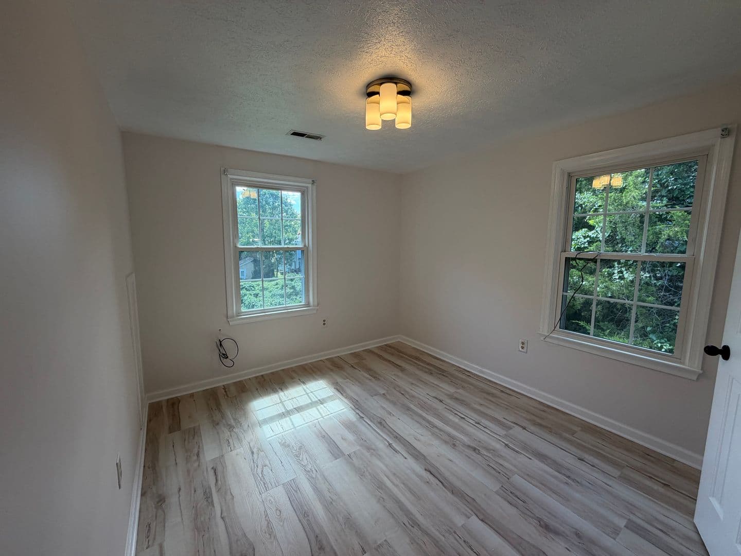 840 Estes Street 28 of 33