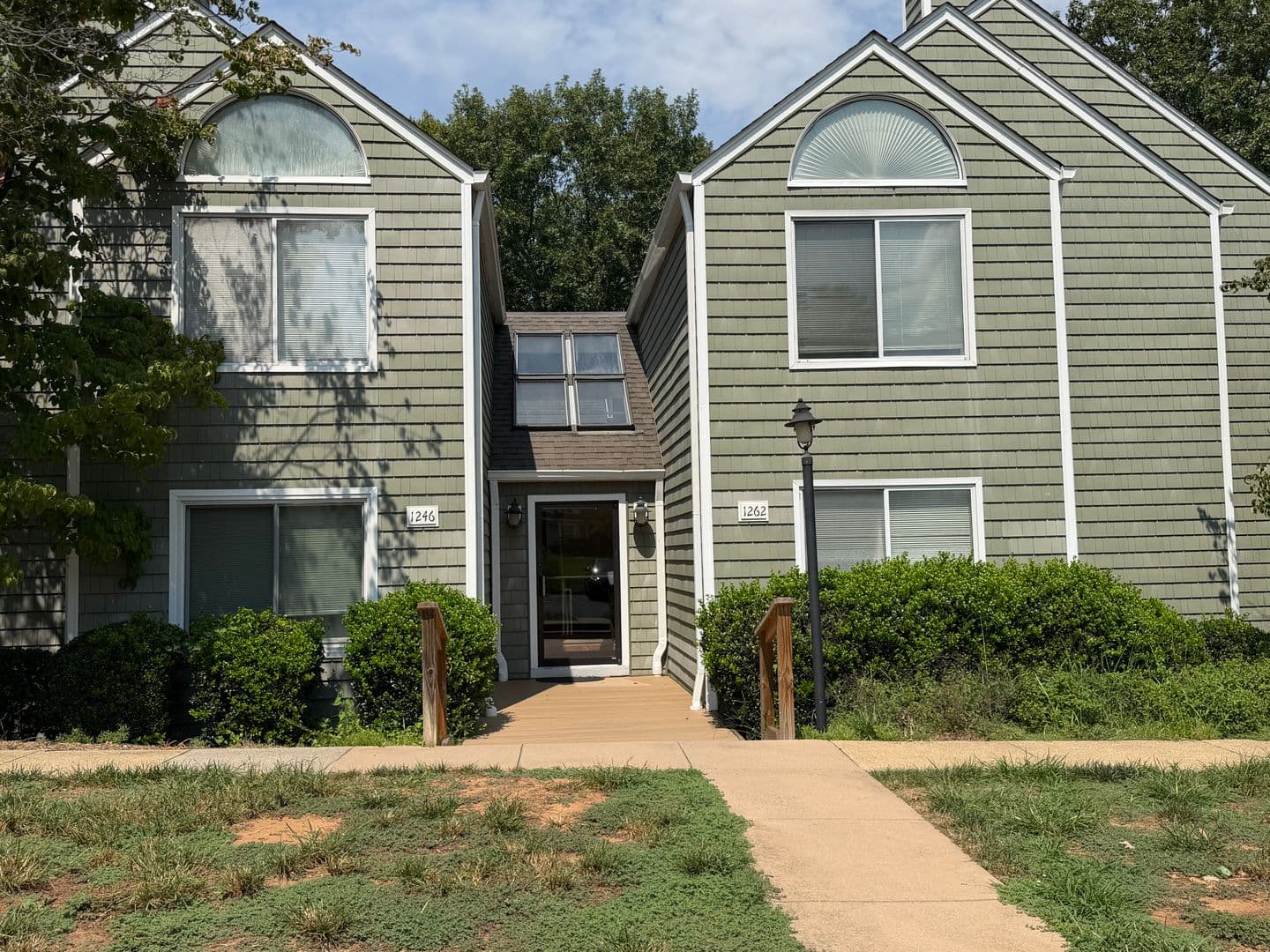 1250 Clifden Green 2 of 27