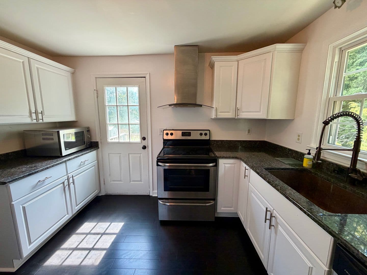 840 Estes Street 15 of 33