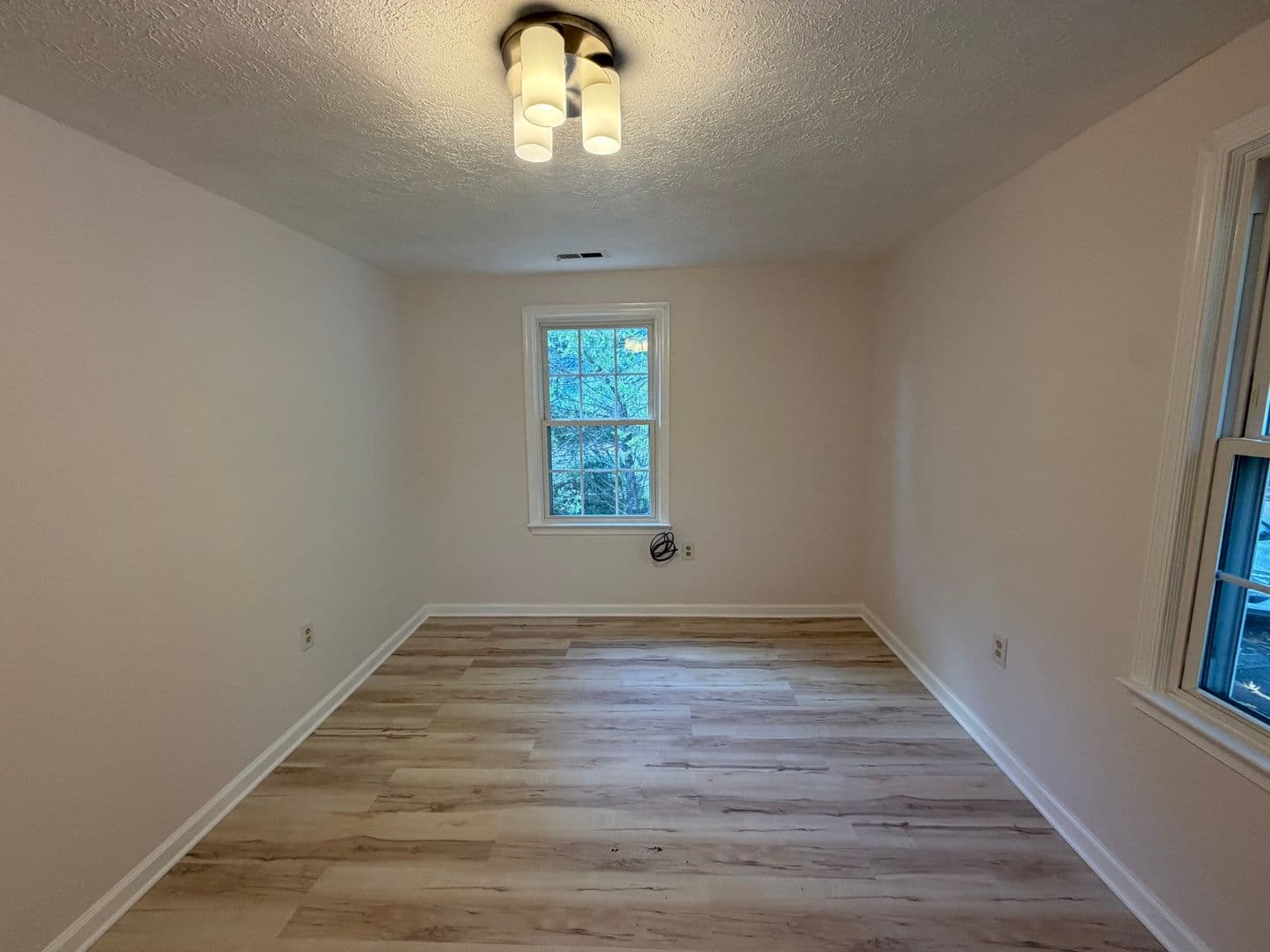 840 Estes Street 23 of 33