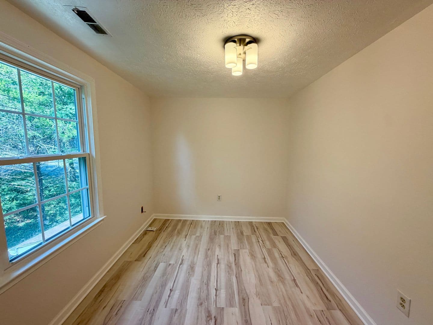 840 Estes Street 26 of 33