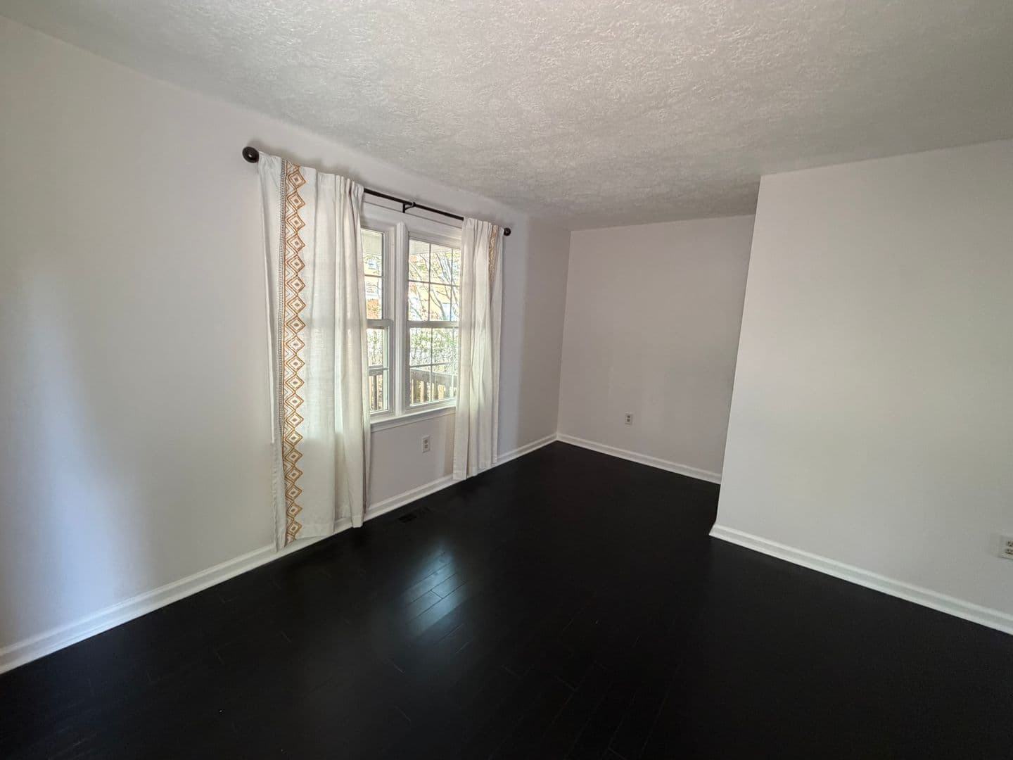 840 Estes Street 7 of 33