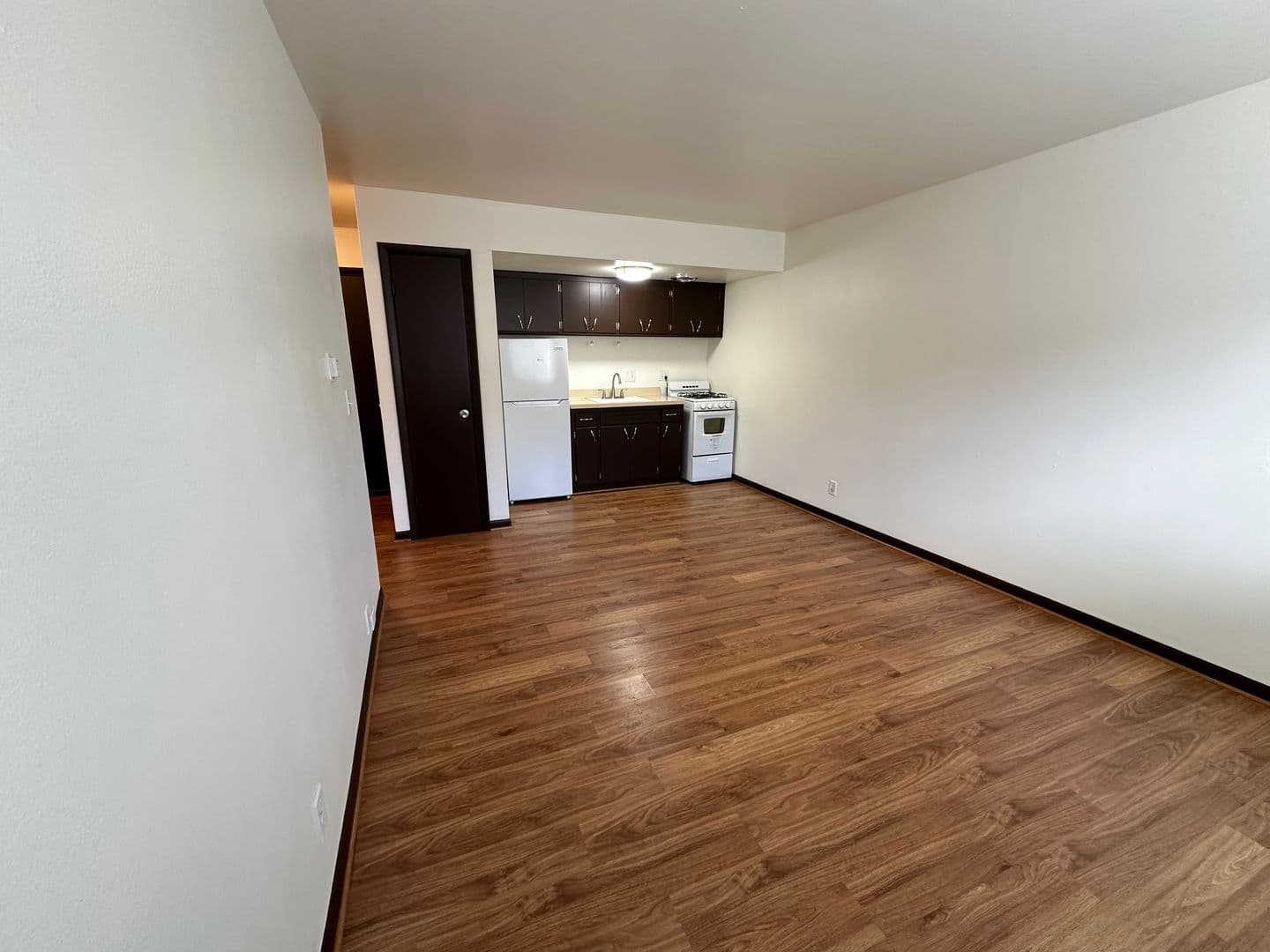 2812 Bolivar Apts. 6 of 9