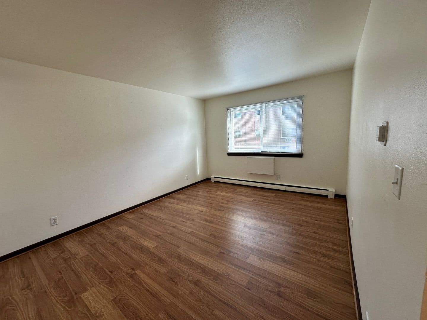 2812 Bolivar Apts. 5 of 9
