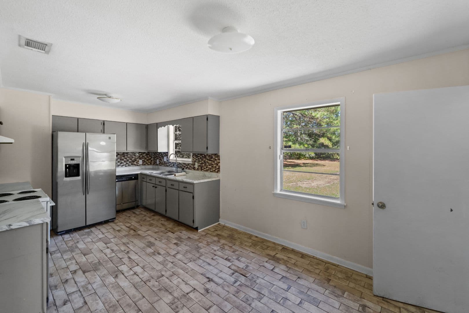 Deerwood Drive 11 of 41