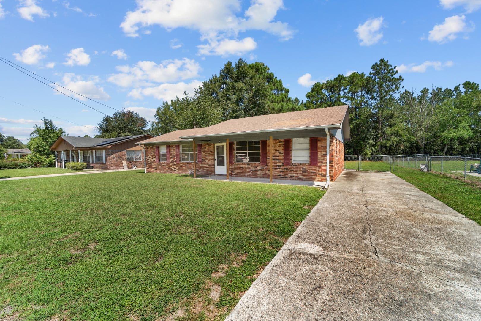 Deerwood Drive 3 of 41