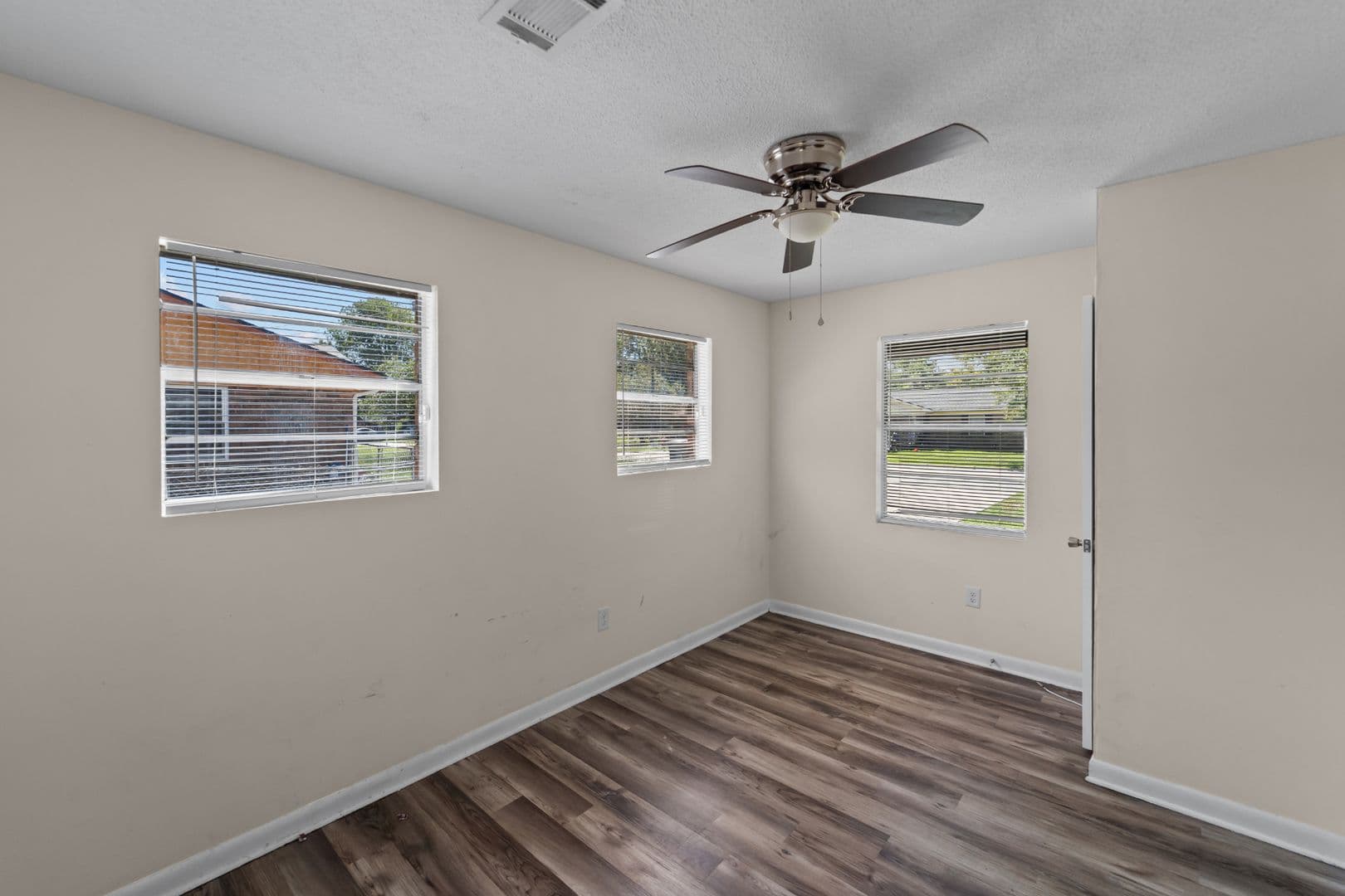 Deerwood Drive 16 of 41