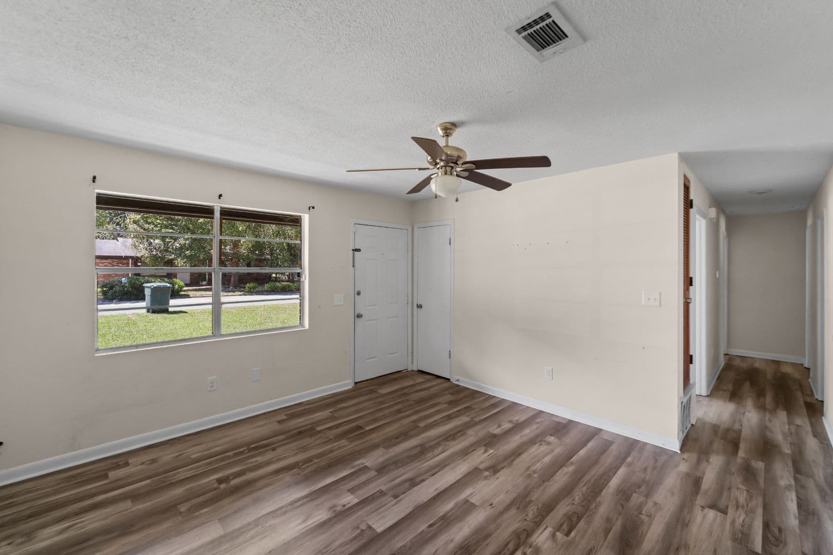 Deerwood Drive 9 of 41