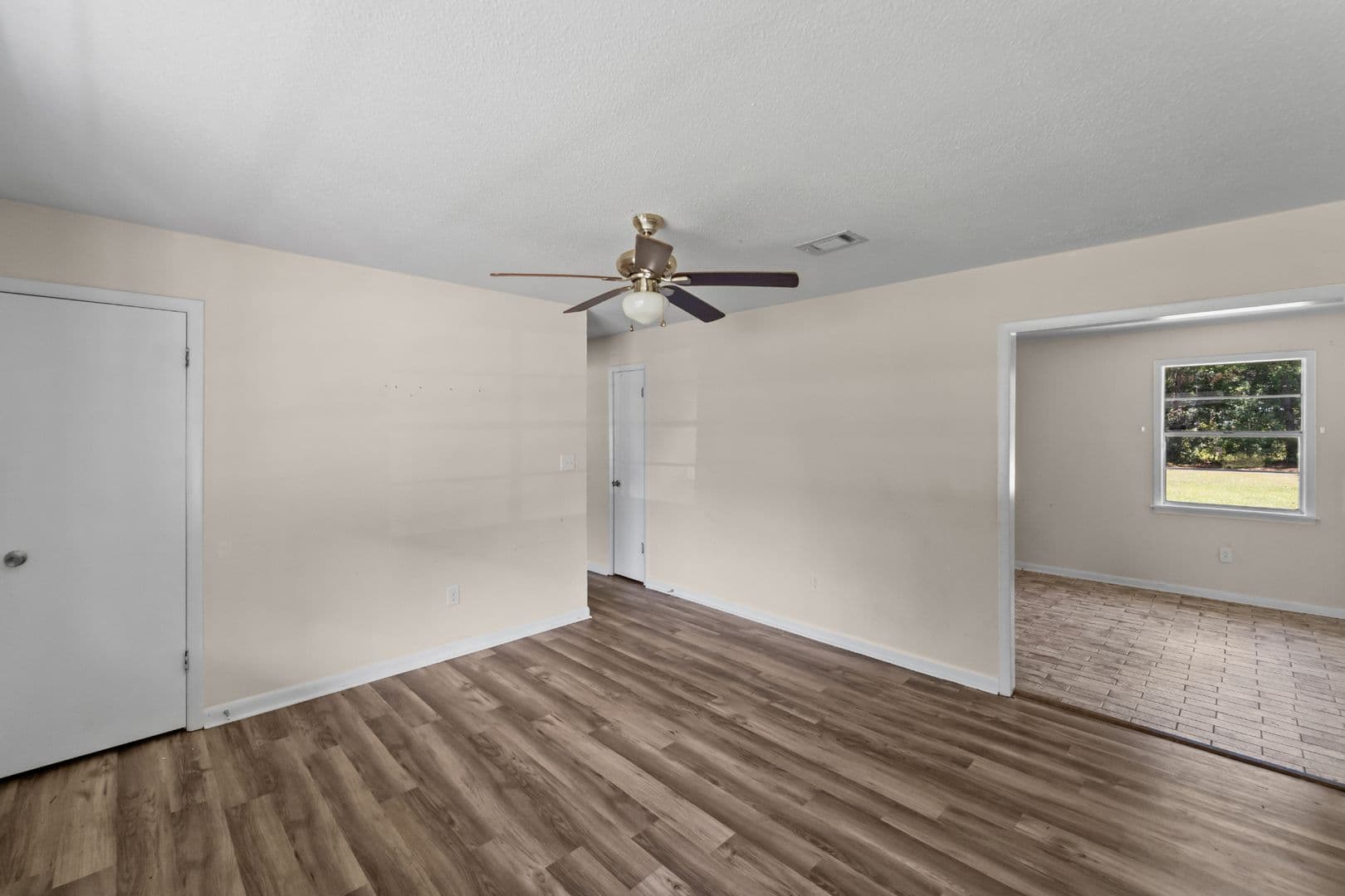 Deerwood Drive 8 of 41