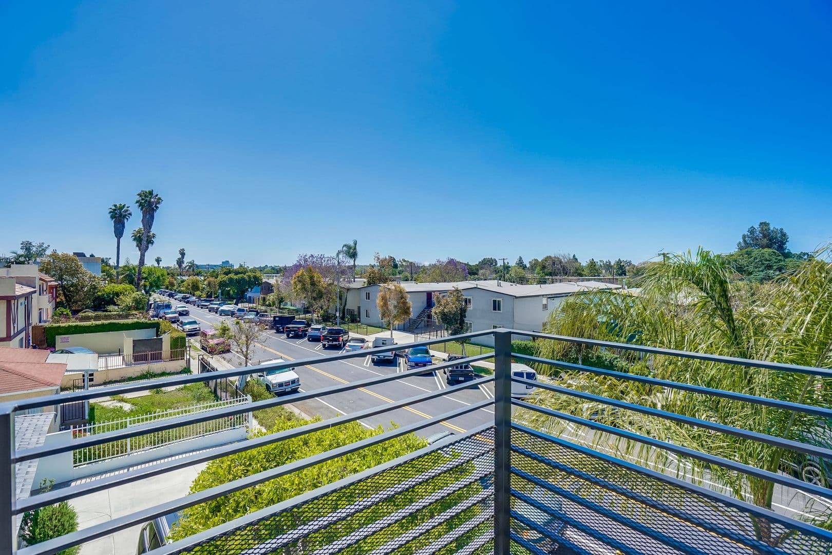 New building, 3 story townhouse, 2+2.5, gated, 2 balconies, great natural light, Secure parking 7 of 8