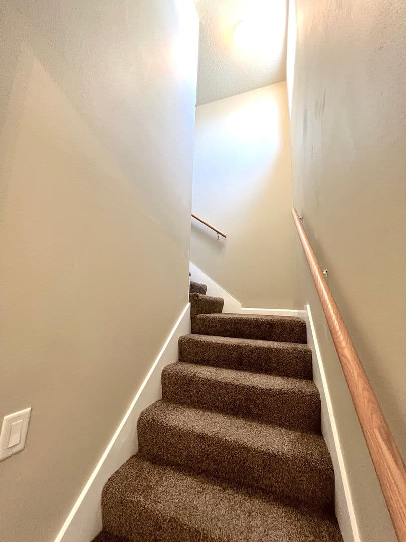 20 Regis Ln A 28 of 42
