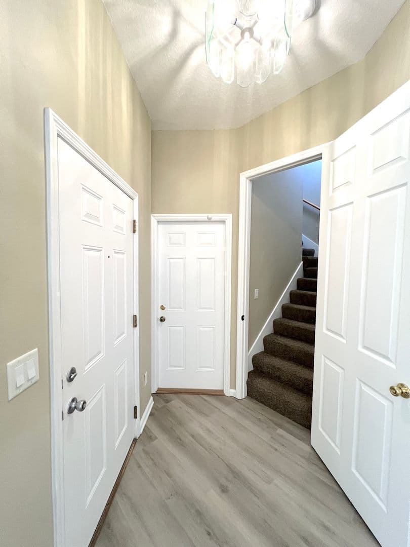 20 Regis Ln A 27 of 42