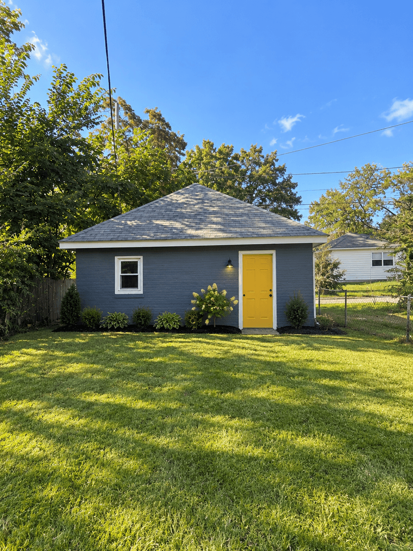 2205 Lincoln Way W 3 of 18