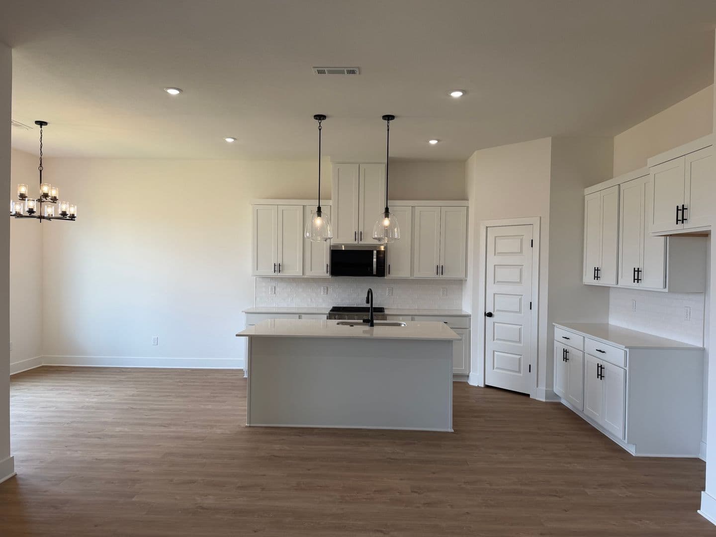 5231 Nicolas Avenue (AN*) 3 of 33