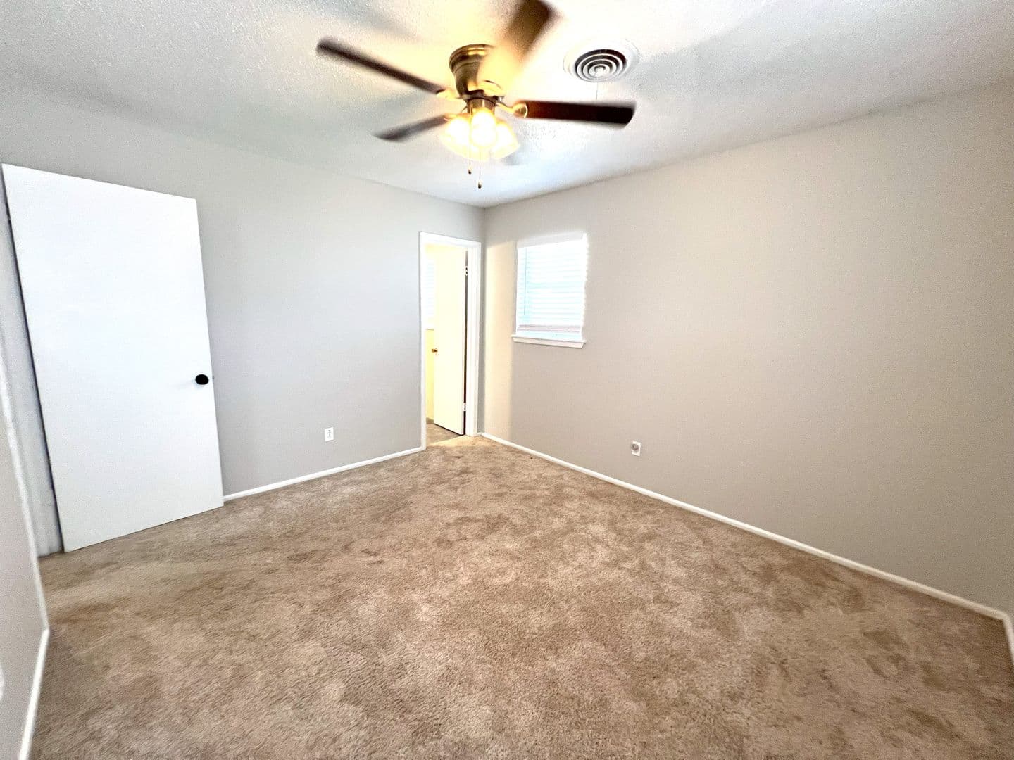 5540 18th St 16 of 17