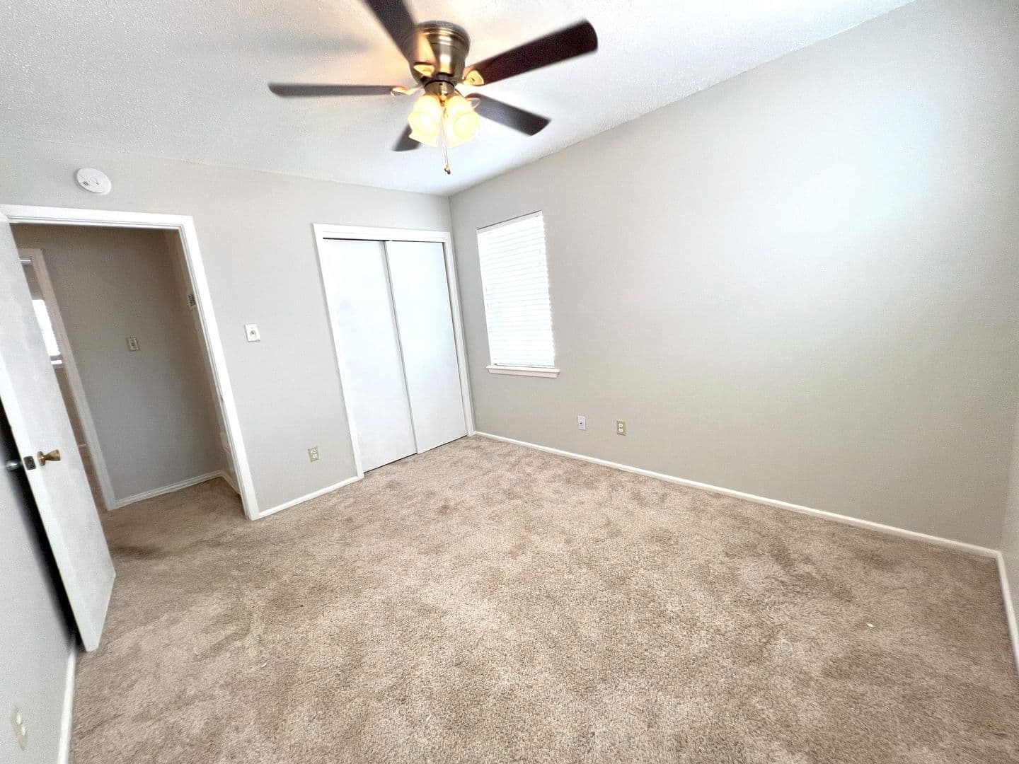 5540 18th St 14 of 17