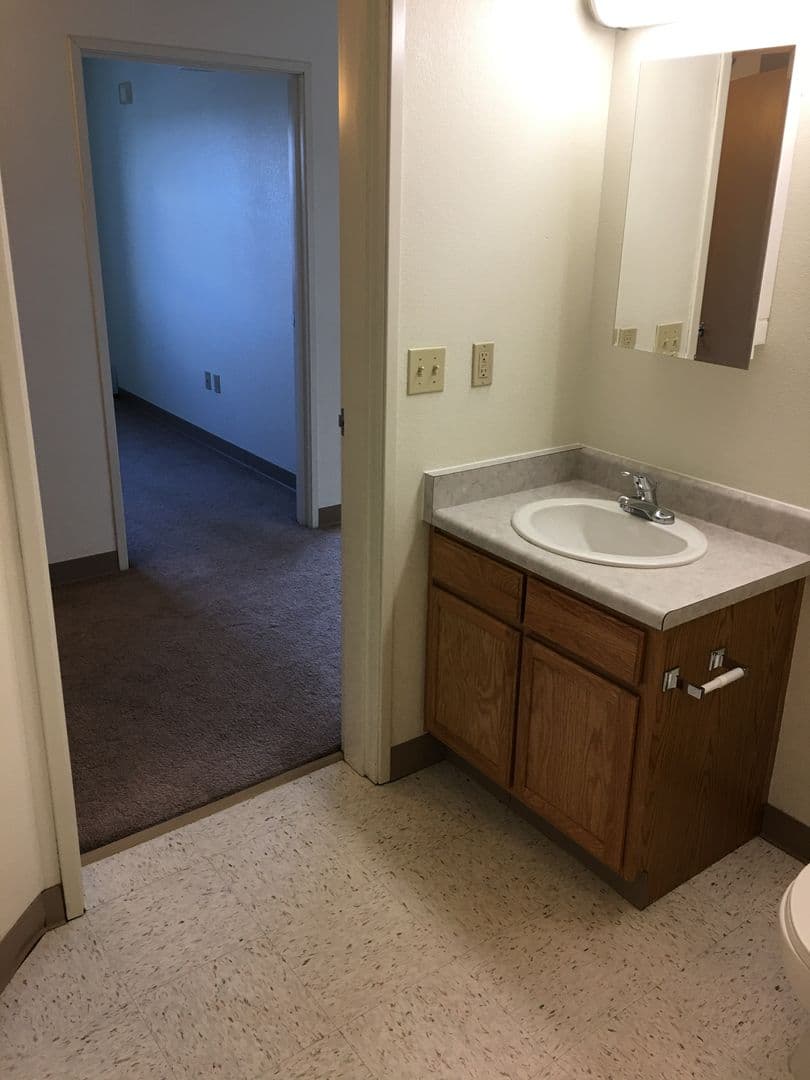 McKinley Tower Apartments 3 of 9