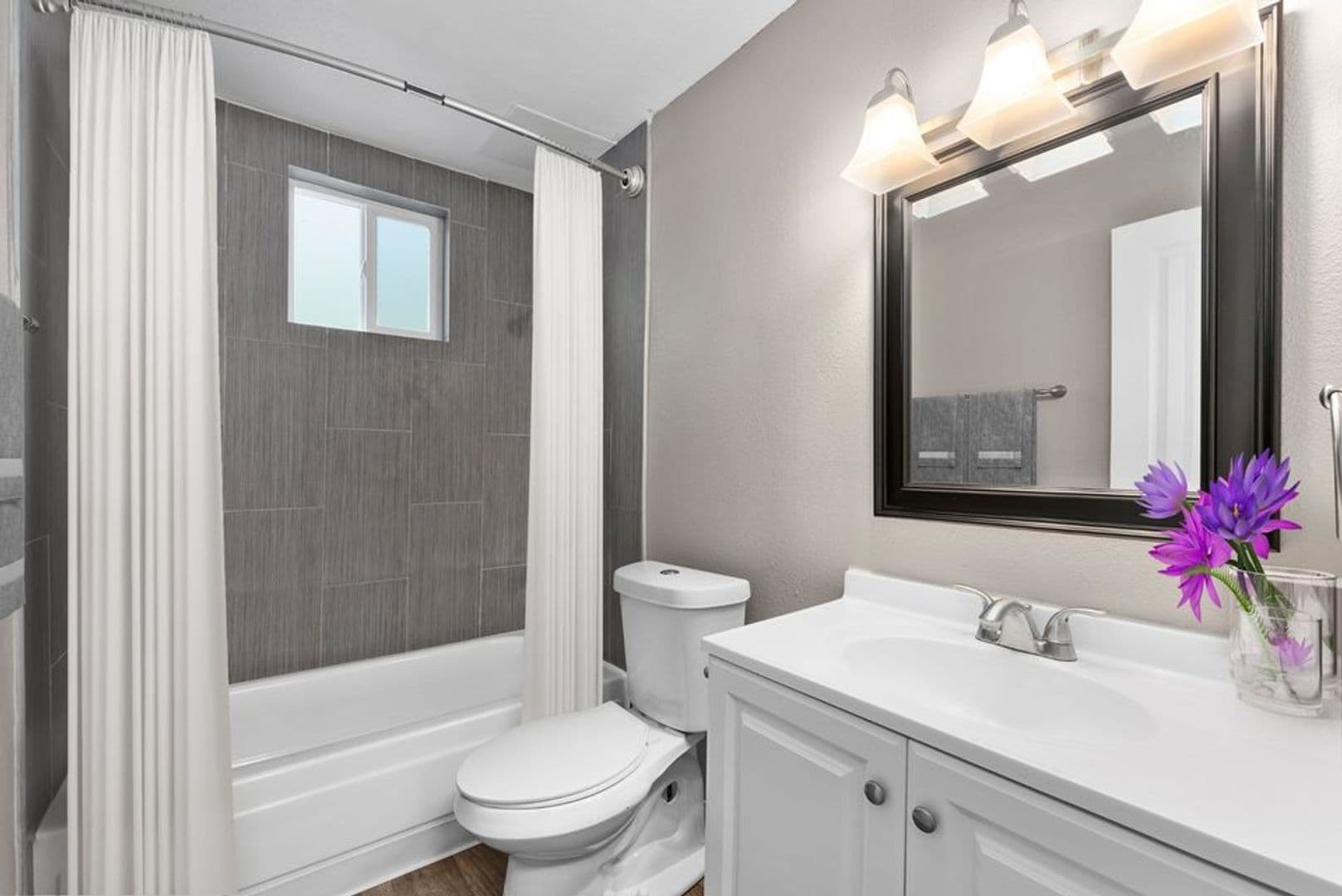 Cresta Run Apartments 4 of 5