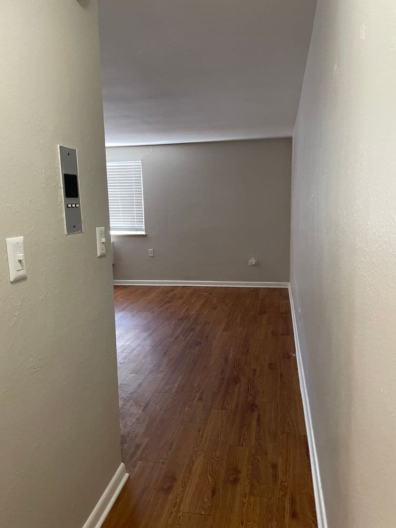 2155 S Josephine St 10 of 20